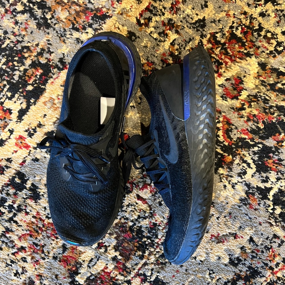 Nike mens react 9.5
